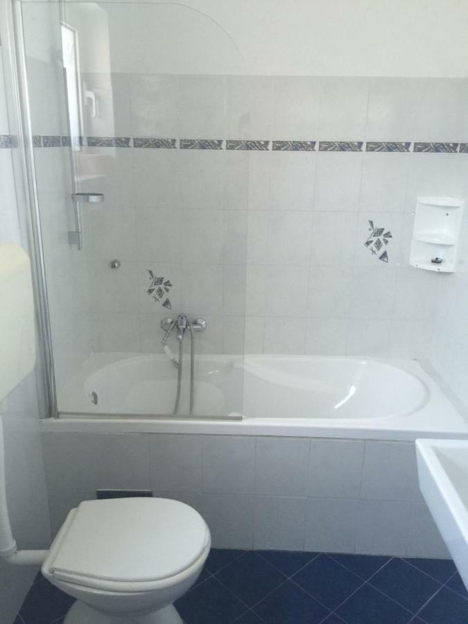 Apartmani Irena Jezevac Krk Town Exterior photo